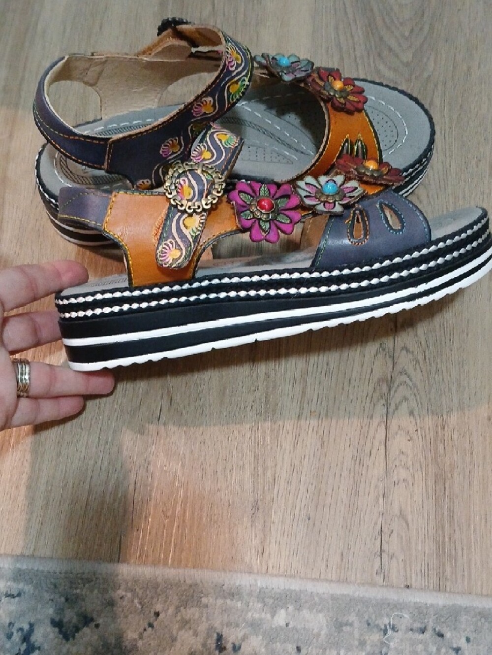 L'Artiste by Spring Step LAGA Women's Floral Leather Sandals in Multicolor SZ39 - Picture 8 of 12